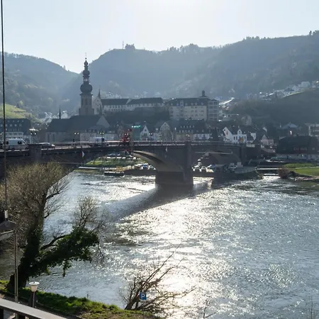 Vivamosel Mit Mosel & Burgblick 2 - Balkon - Parken - Aufzug - Fahrradraum شقة *